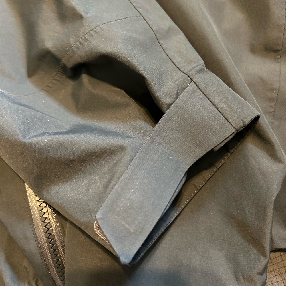 Men's Arc'teryx Dark Grey Wind breaker